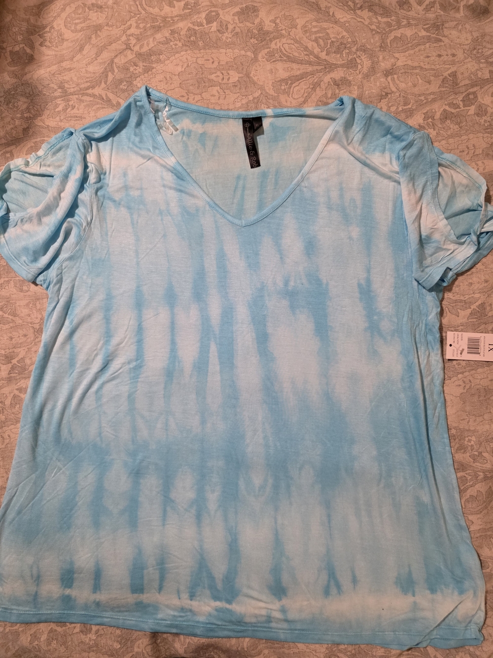 Allie & Rob Aqua Tie-Dye V-Neck Short Sleeve Tee